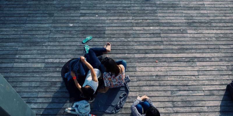 从通用到精准：垂直行业解决方案如何重塑企业服务市场，驱动商业合作与可持续成长